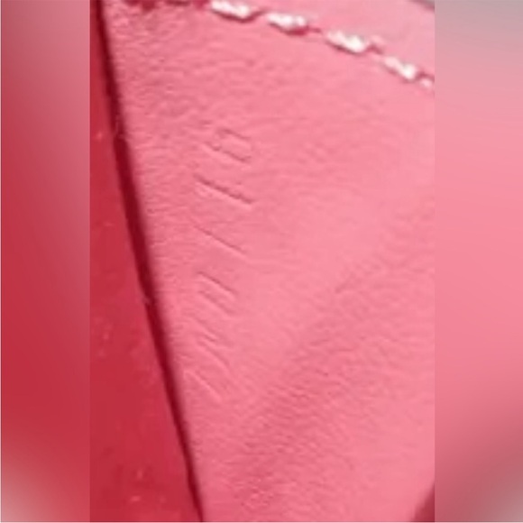 🔥LOUIS VUITTON Vernis Reyur Portefeuille Sarah Limited edition Poppy Petal 1500$ - Picture 4 of 12